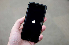 iPhone 8 Plus/X stuck on Apple logo 