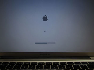mac update stuck on gray screen