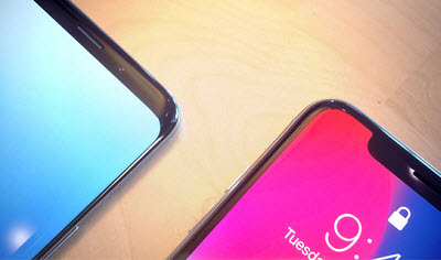 Which phone has better display, iPhone XS or iPhone 8?